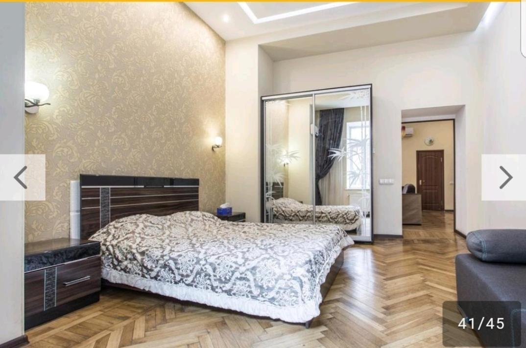 Apartmens Near Opera House Odesa Exterior photo