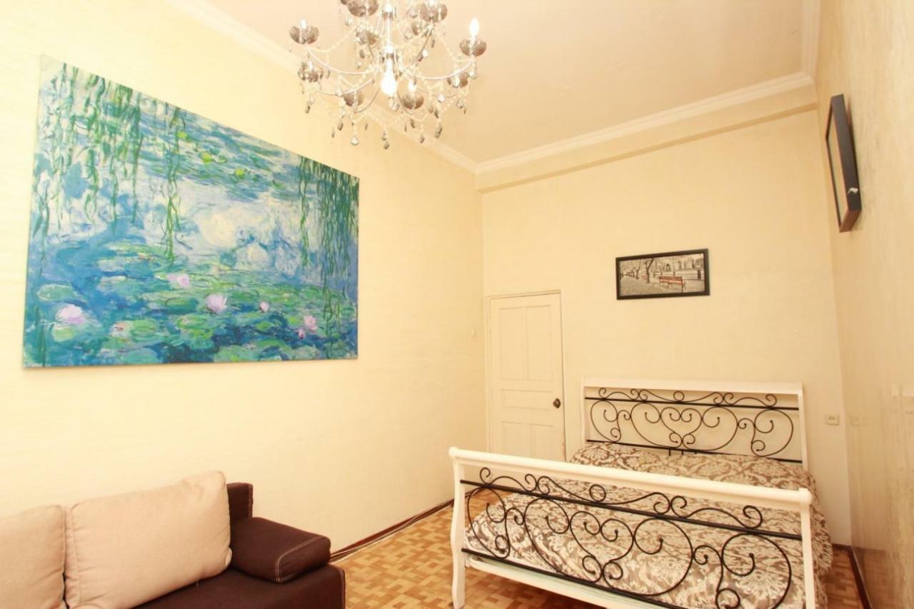 Apartmens Near Opera House Odesa Room photo