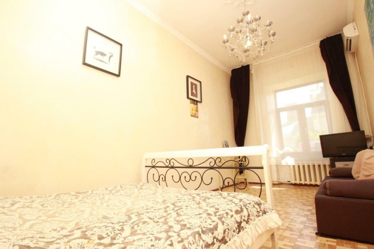 Apartmens Near Opera House Odesa Room photo