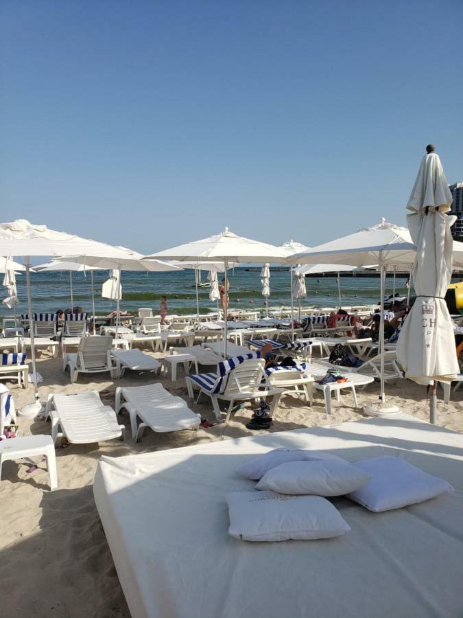 Apartmens Near Opera House Odesa Exterior photo